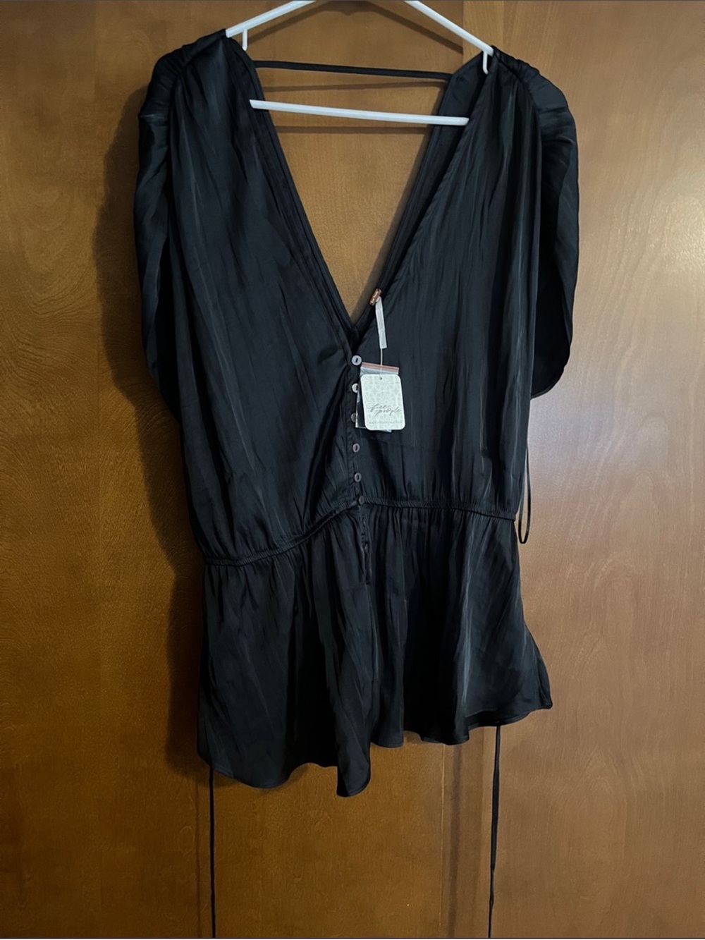 Free People Black V-Neck Button-Front Peplum Blouse - Picture 4 of 4